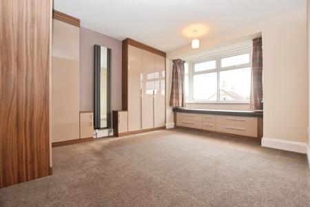 3 bedroom Semi-detached house to let in Sandsfield Lane, Gainsborough, DN21