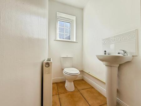 2 bedroom End of terrace house to let in Church Street, Gainsborough, DN21