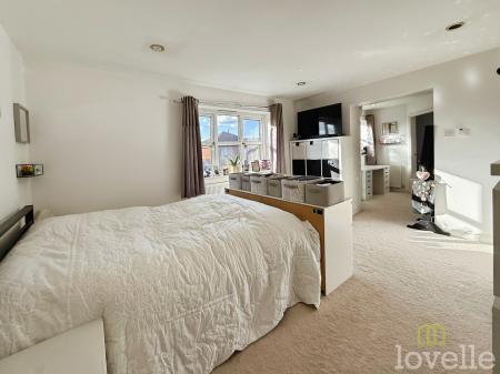 5 bedroom Detached house for sale in Chapel Close, Misterton, DN10