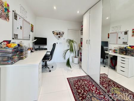 5 bedroom Detached house for sale in Chapel Close, Misterton, DN10