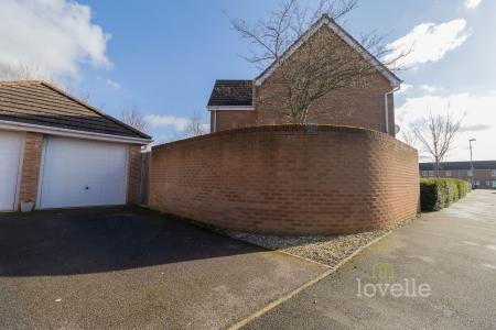 4 bedroom Detached house to let in Sunningdale Way, Gainsborough, DN21