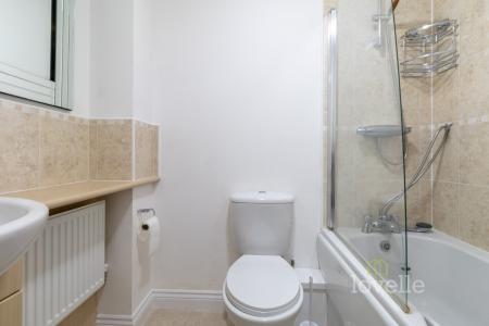 4 bedroom Detached house to let in Sunningdale Way, Gainsborough, DN21