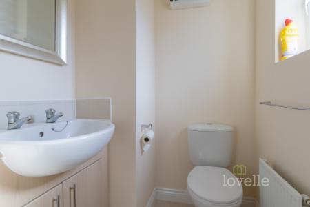 4 bedroom Detached house to let in Sunningdale Way, Gainsborough, DN21