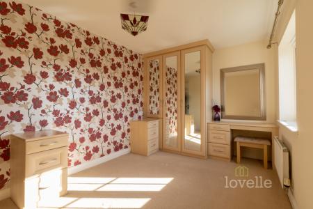 4 bedroom Detached house to let in Sunningdale Way, Gainsborough, DN21