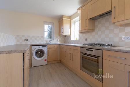 4 bedroom Detached house to let in Sunningdale Way, Gainsborough, DN21