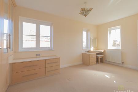 4 bedroom Detached house to let in Sunningdale Way, Gainsborough, DN21