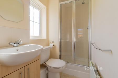 4 bedroom Detached house to let in Sunningdale Way, Gainsborough, DN21