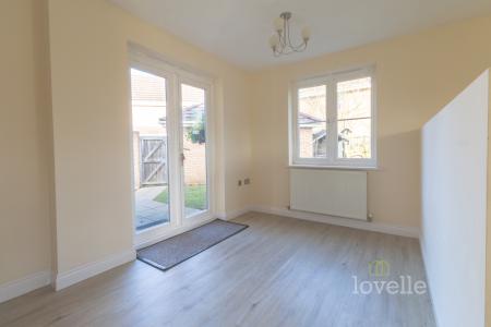 4 bedroom Detached house to let in Sunningdale Way, Gainsborough, DN21