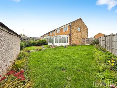 4 bedroom End of terrace house for sale in Riseholme Road, Gainsborough, DN21