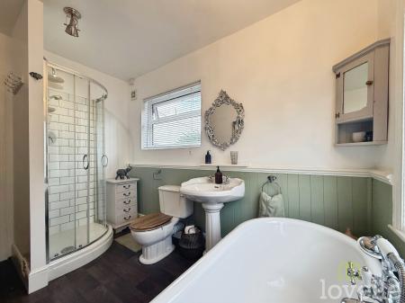 2 bedroom End of terrace house for sale in High Street, Blyton, DN21