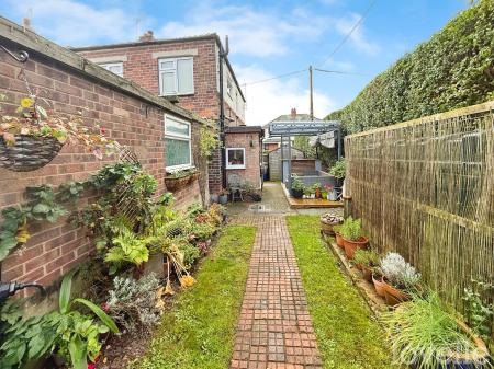 2 bedroom End of terrace house for sale in High Street, Blyton, DN21