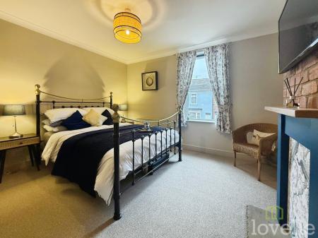 2 bedroom Terraced House for sale in Rectory Avenue, Gainsborough, DN21