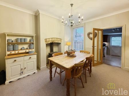 2 bedroom Terraced House for sale in Rectory Avenue, Gainsborough, DN21