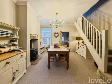 2 bedroom Terraced House for sale in Rectory Avenue, Gainsborough, DN21