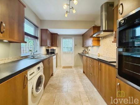 2 bedroom Terraced House for sale in Rectory Avenue, Gainsborough, DN21