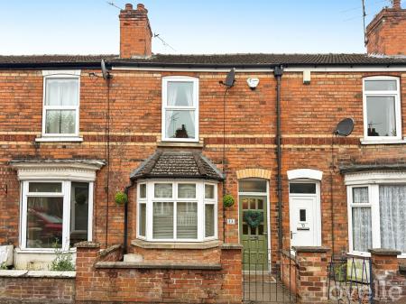 2 bedroom Terraced House for sale in Rectory Avenue, Gainsborough, DN21