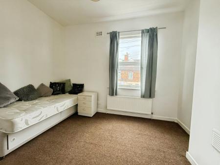 2 bedroom Terraced House to let in Waterworks Street, Gainsborough, DN21