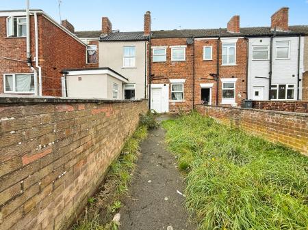 2 bedroom Terraced House to let in Waterworks Street, Gainsborough, DN21