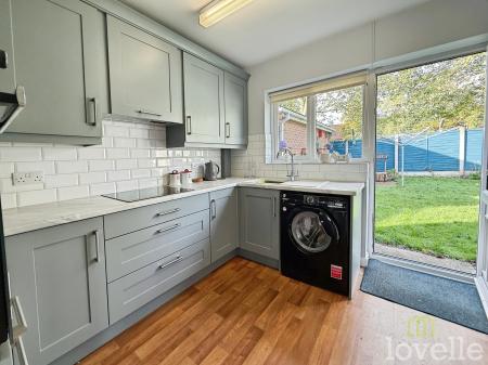 2 bedroom Semi-detached bungalow for sale in Bramley Court, Gainsborough, DN21