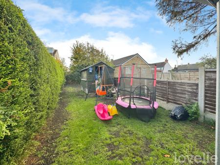 2 bedroom Terraced House for sale in North Street, Morton, DN21
