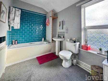 2 bedroom Terraced House for sale in North Street, Morton, DN21