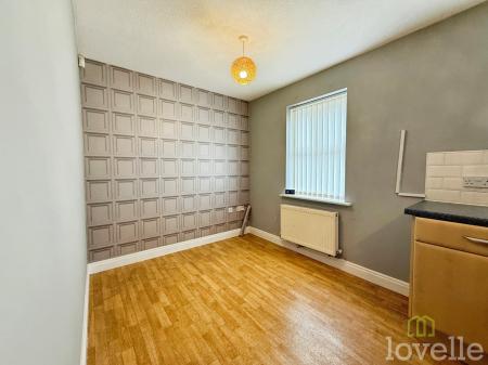 3 bedroom Semi-detached house for sale in The Holt, Gainsborough, DN21