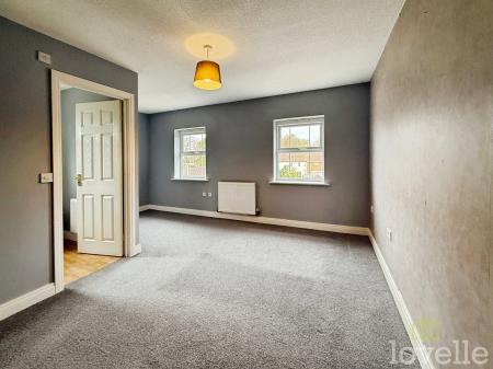 3 bedroom Semi-detached house for sale in The Holt, Gainsborough, DN21