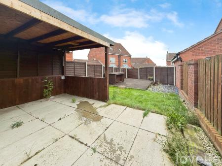 3 bedroom Semi-detached house for sale in The Holt, Gainsborough, DN21