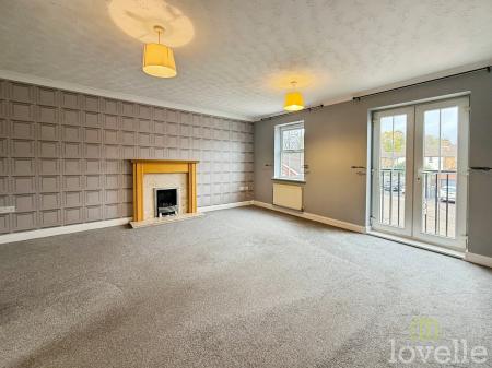 3 bedroom Semi-detached house for sale in The Holt, Gainsborough, DN21