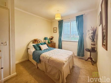 3 bedroom Semi-detached house for sale in Queensfield, Gainsborough, DN21