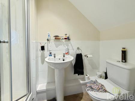 4 bedroom Semi-detached house for sale in Heron Drive, Gainsborough, DN21