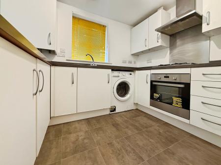 2 bedroom Flat to let in Brewster Road, Gainsborough, DN21