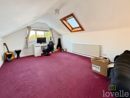 4 bedroom Detached house for sale in Morton Road, Laughton, DN21