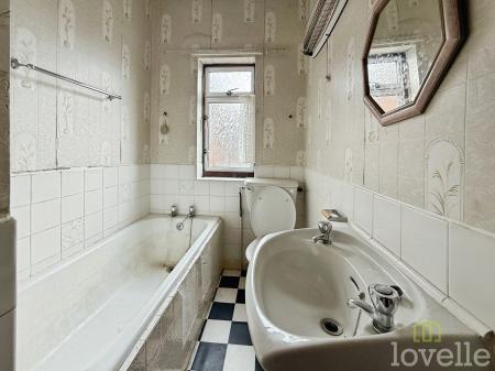 2 bedroom Terraced House for sale in Lewis Street, Gainsborough, DN21