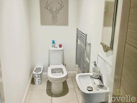 3 bedroom Semi-detached house for sale in Swale Drive, Gainsborough, DN21