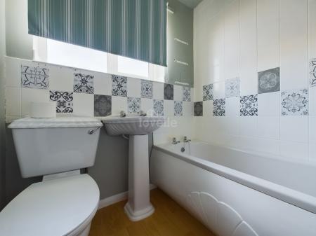 3 bedroom Semi-detached house to let in Pingle Close, Gainsborough, DN21