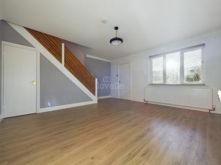 3 bedroom Semi-detached house to let in Pingle Close, Gainsborough, DN21