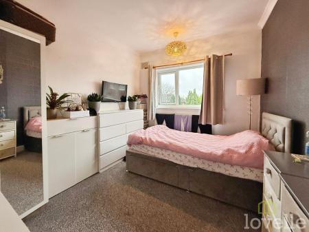 2 bedroom Semi-detached house for sale in Rowland Road, Scunthorpe, DN16