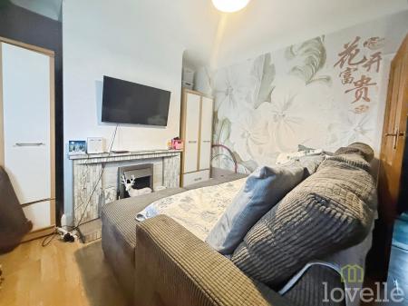 2 bedroom Semi-detached house for sale in Rowland Road, Scunthorpe, DN16