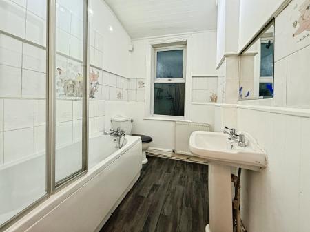 2 bedroom Terraced House to let in Florence Terrace, Gainsborough, DN21