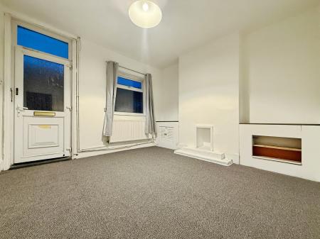 2 bedroom Terraced House to let in Florence Terrace, Gainsborough, DN21