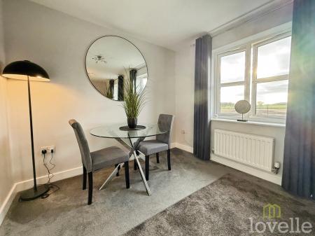 2 bedroom Apartment for sale in Adlington Mews, Gainsborough, DN21