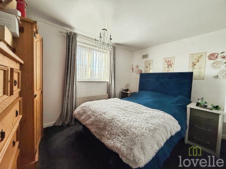 2 bedroom Semi-detached house for sale in The Pines, Gainsborough, DN21