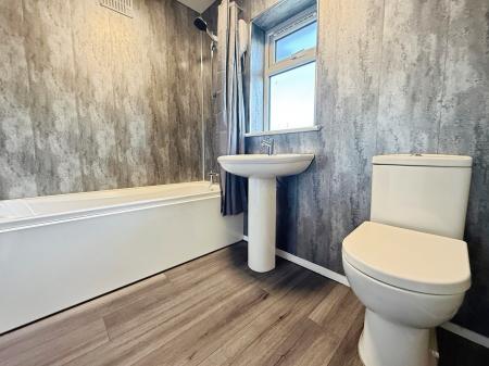 3 bedroom Semi-detached house to let in Laycock Avenue, Gringley on the Hill, DN10