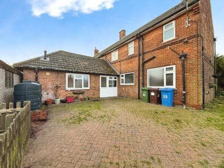 3 bedroom Semi-detached house to let in Laycock Avenue, Gringley on the Hill, DN10