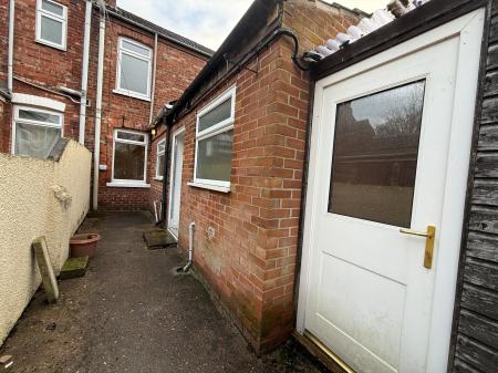 2 bedroom Terraced House to let in Burton Street, Gainsborough, DN21