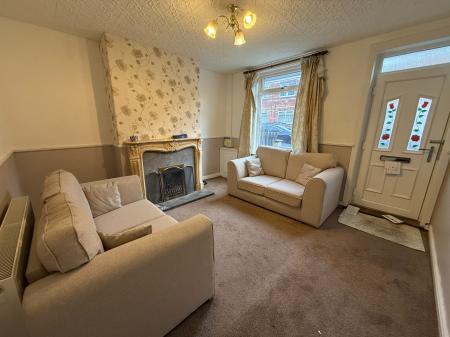 2 bedroom Terraced House to let in Burton Street, Gainsborough, DN21