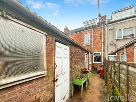 2 bedroom Terraced House for sale in Stanley Street, Gainsborough, DN21
