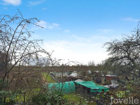 2 bedroom Flat for sale in Warren Close, Gainsborough, DN21