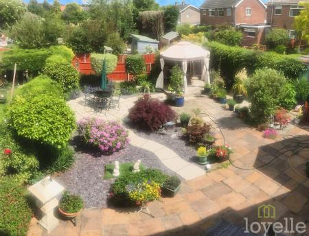 3 bedroom Semi-detached house for sale in Middlefield Lane, Gainsborough, DN21